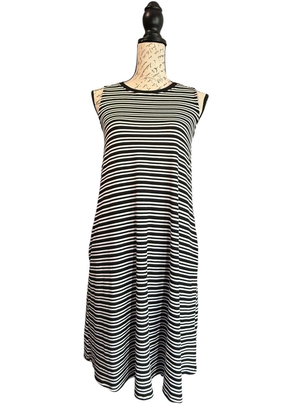 LuLaRoe Charlotte Black & White Striped Sleeveless Dress – Size Medium NWT